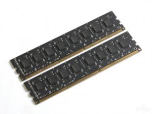 金泰克4GB DDR3 2000